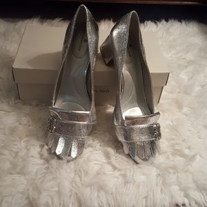 Bandolino silver heels